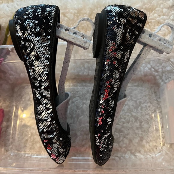 Express Open Toe Sequined Flats Size 6 - Picture 5 of 8